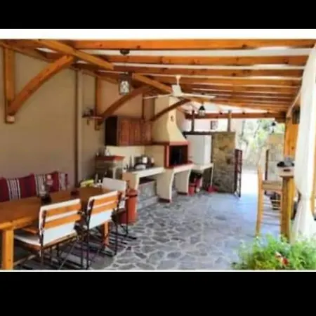 Apartamento Eleni's House 3
